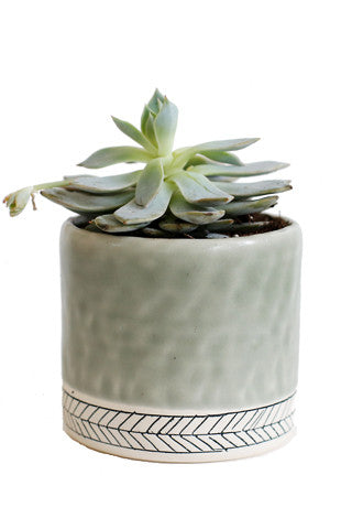 Small Herringbone Round Planter Supply